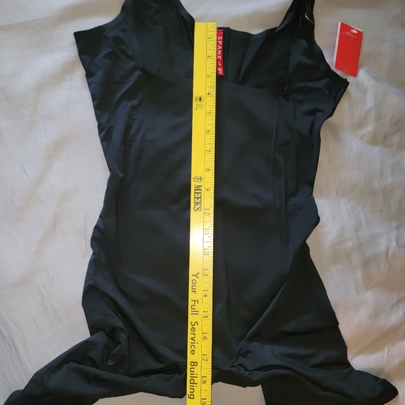 Spanx Invisible Shaping Open-Bust Mid-Thigh Bodysuit - Picture 12 of 14